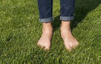 barefoot
