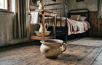 chamber pot