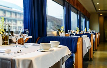 restaurant car