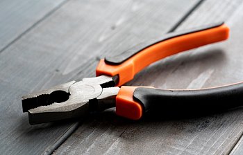 pliers